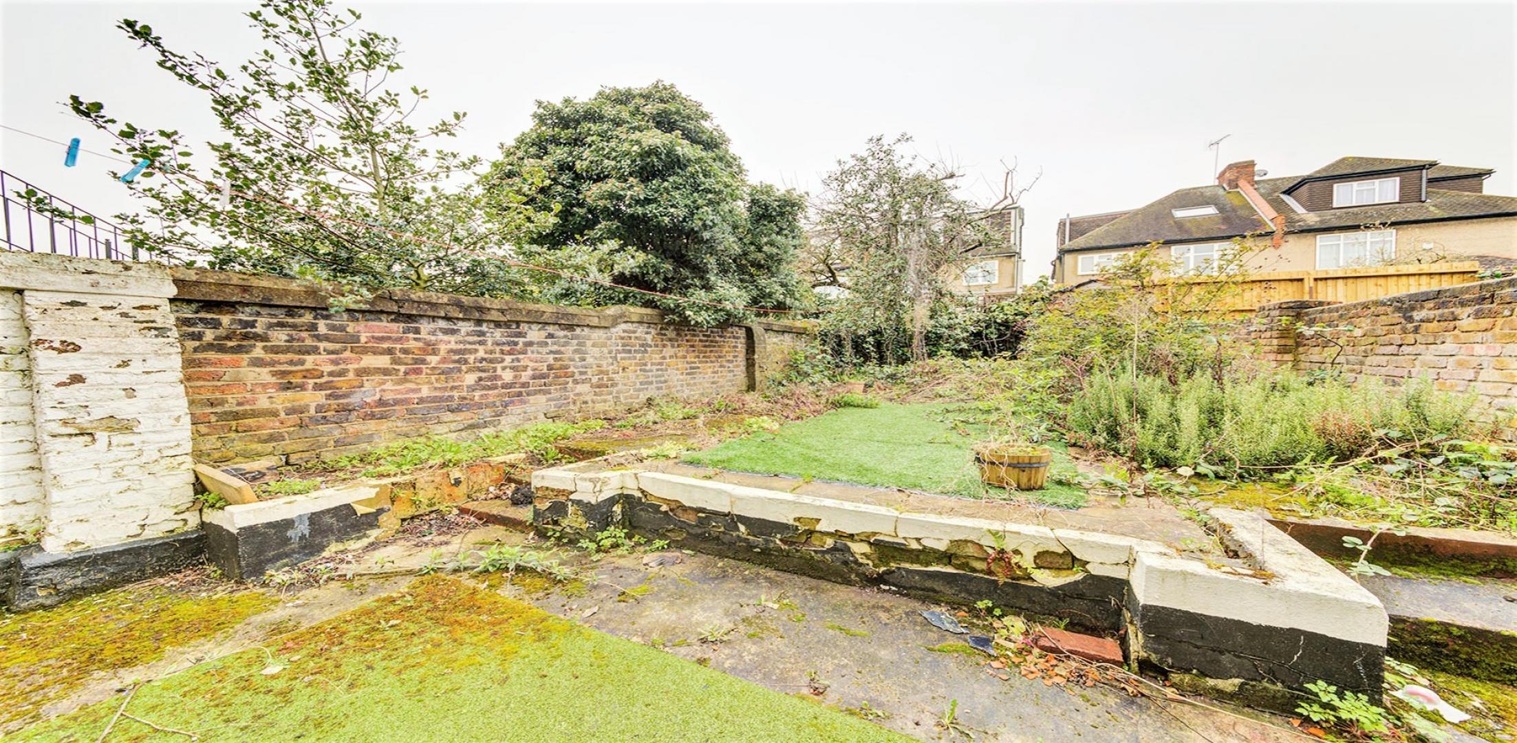 			PRIVATE GARDEN, 2 Bedroom, 1 bath, 1 reception Flat			 Leighton Gardens, KENSAL RISE